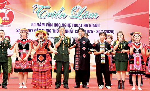 Khai mạc Triển lãm 50 năm Văn học Nghệ thuật Hà Giang sau Ngày đất nước thống nhất